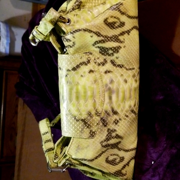 EUC- Lime Green Snake Skin Bag - Picture 4 of 8